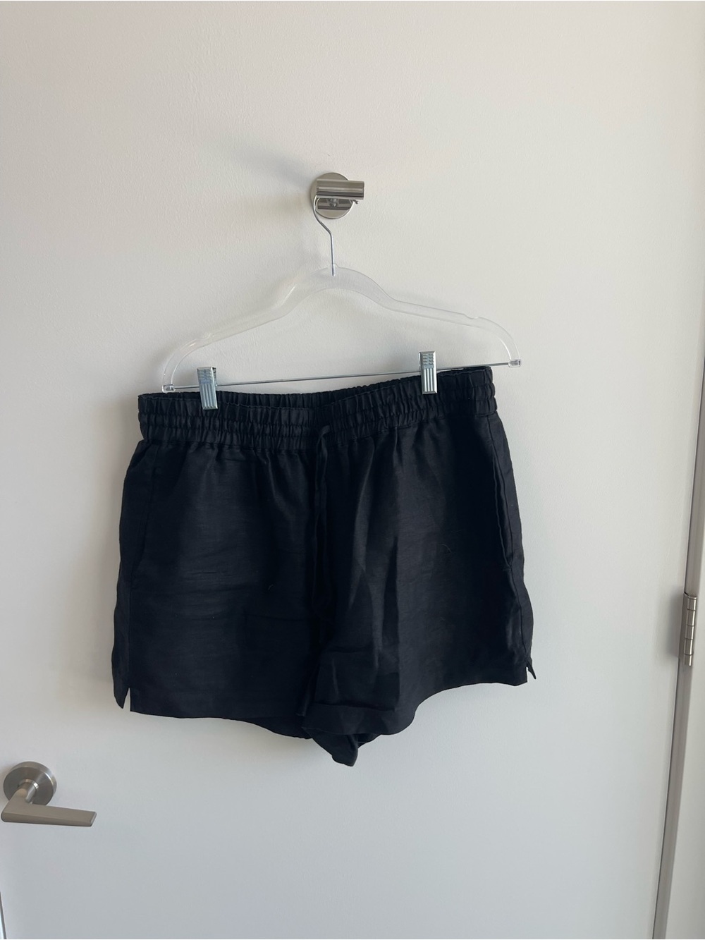 AYR Black Women’s Elastic-Waist Linen Shorts
